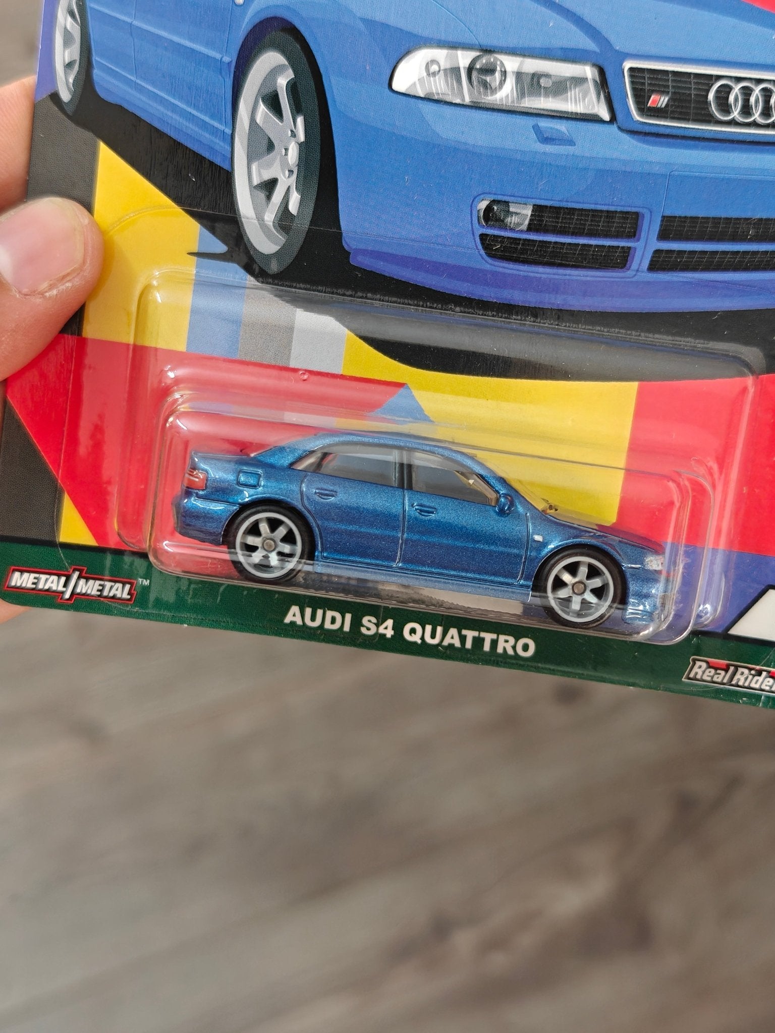 Premium Hot Wheels Audi S4 Quattro - Deutschland Design (Imported) - Kinder Logs