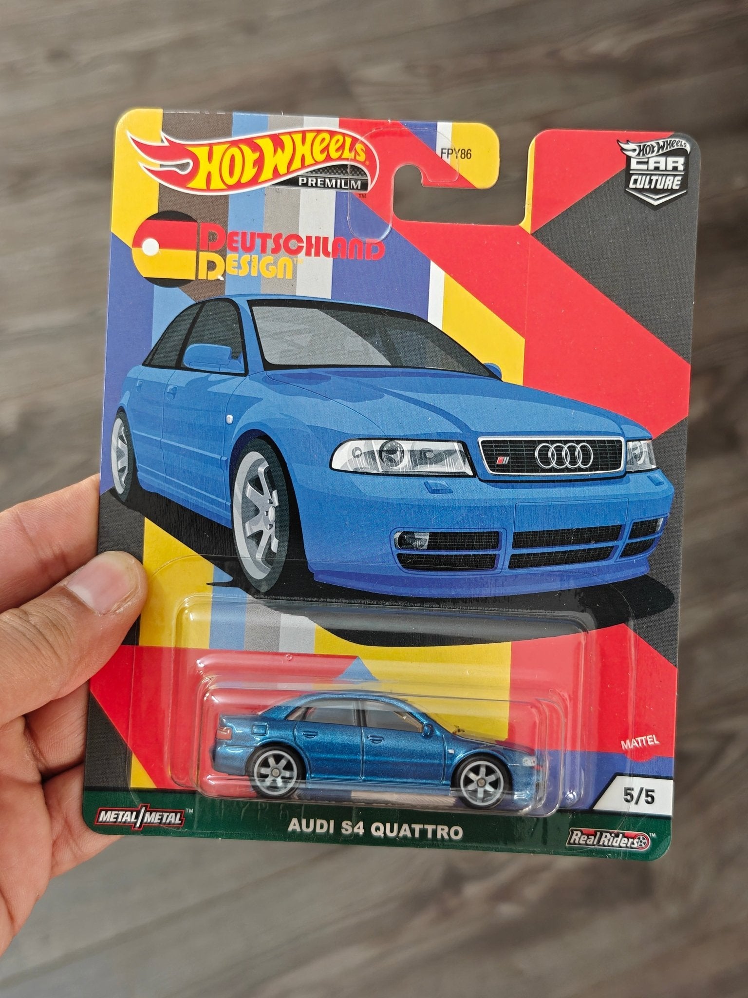 Premium Hot Wheels Audi S4 Quattro - Deutschland Design (Imported) - Kinder Logs