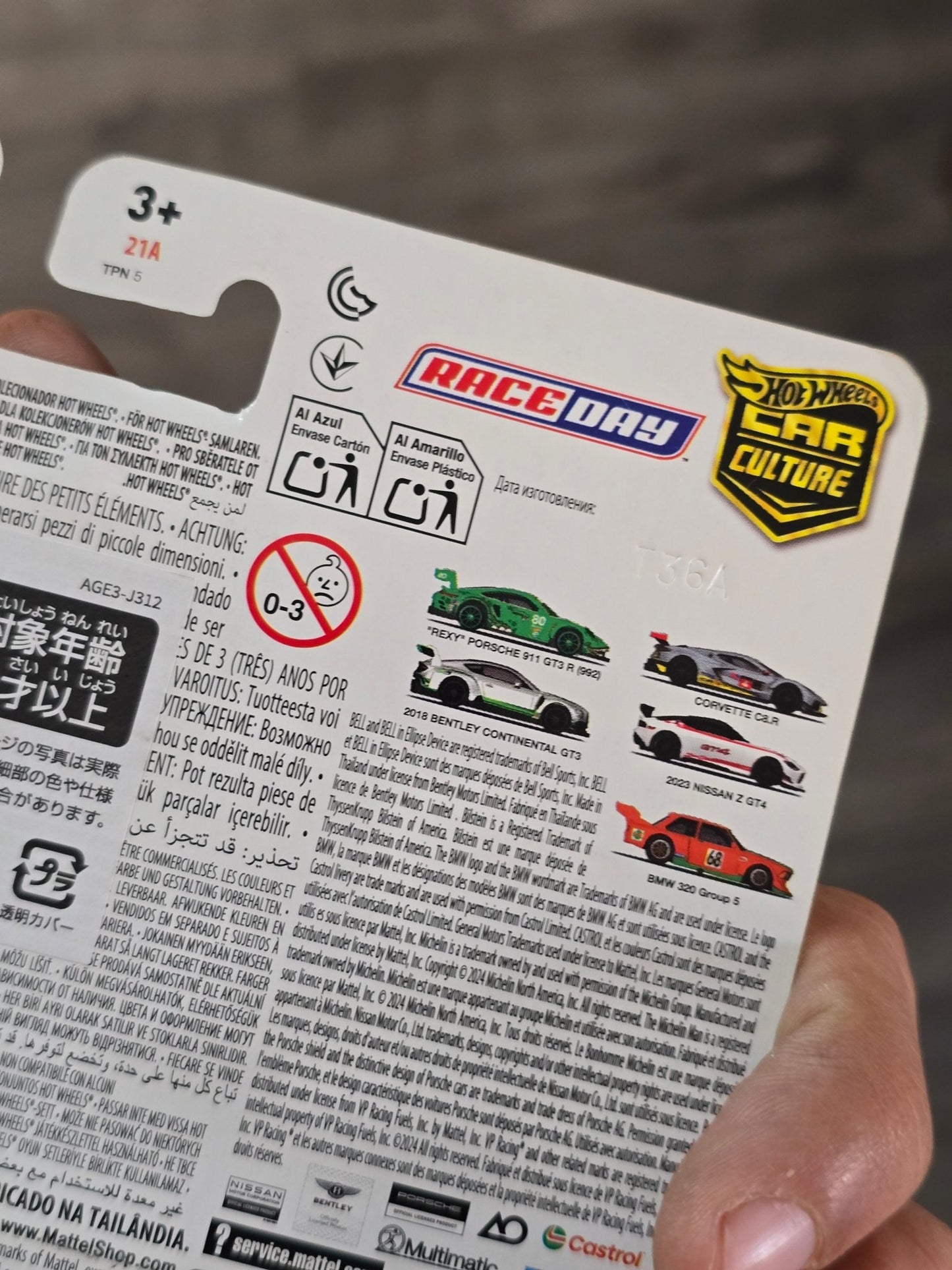 Premium Hot Wheels BMW 320 Group 5 - Race Day (Imported) - Kinder Logs