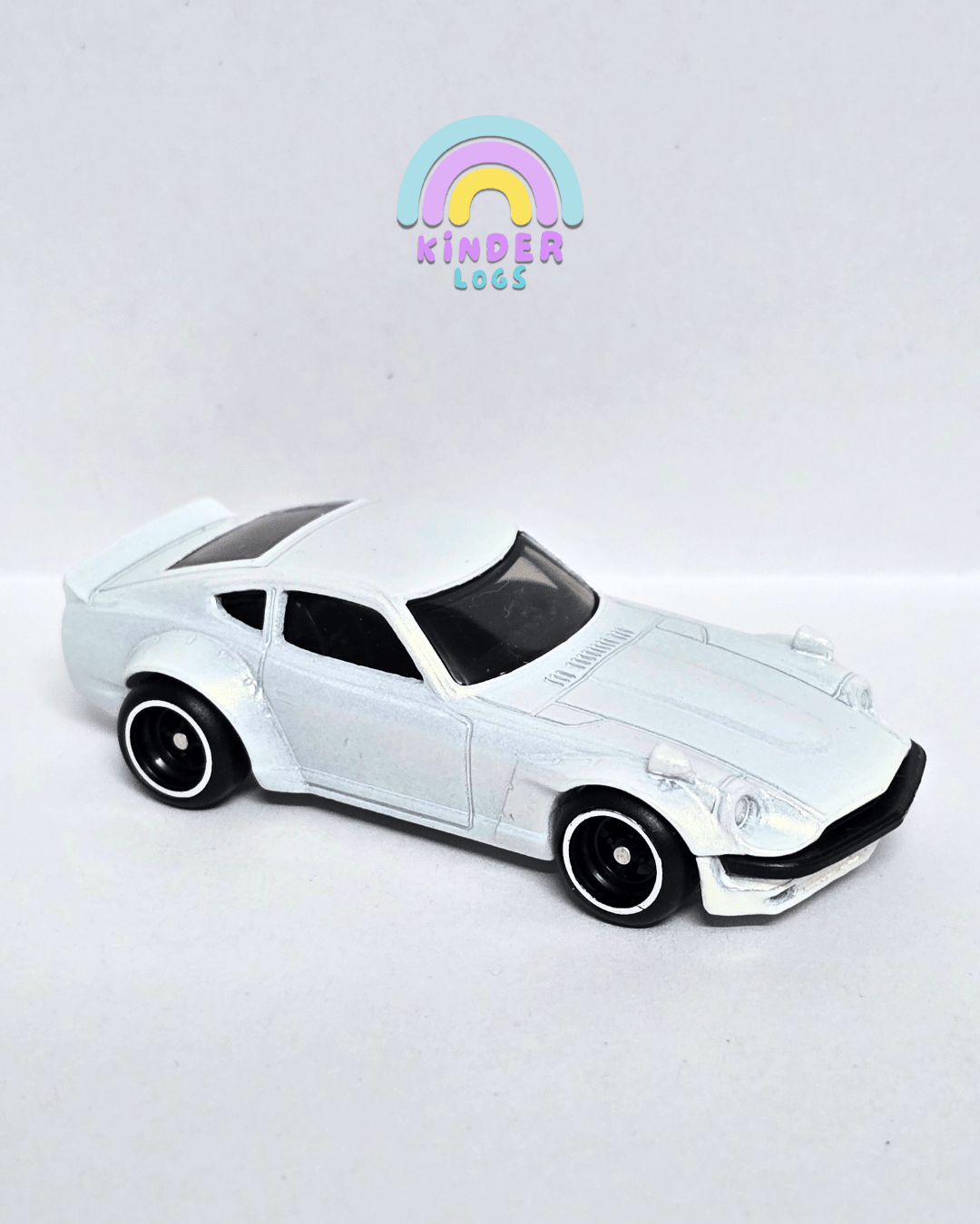 Premium Hot Wheels Custom Datsun 240Z - Pearl White (Uncarded - New) - Kinder Logs