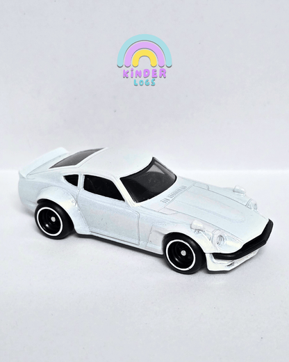 Premium Hot Wheels Custom Datsun 240Z - Pearl White (Uncarded - New) - Kinder Logs
