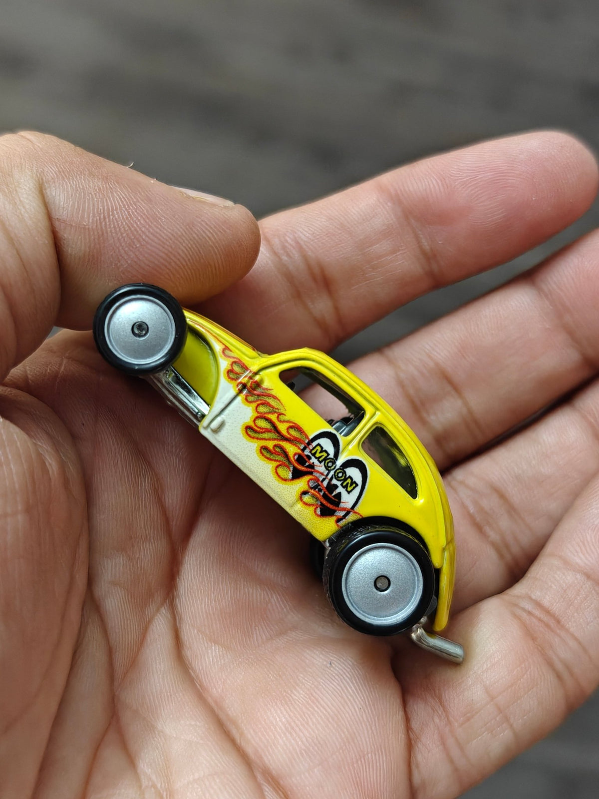 Premium Hot Wheels Custom VW Beetle MOON Eyes (Uncarded - New) - Kinder Logs