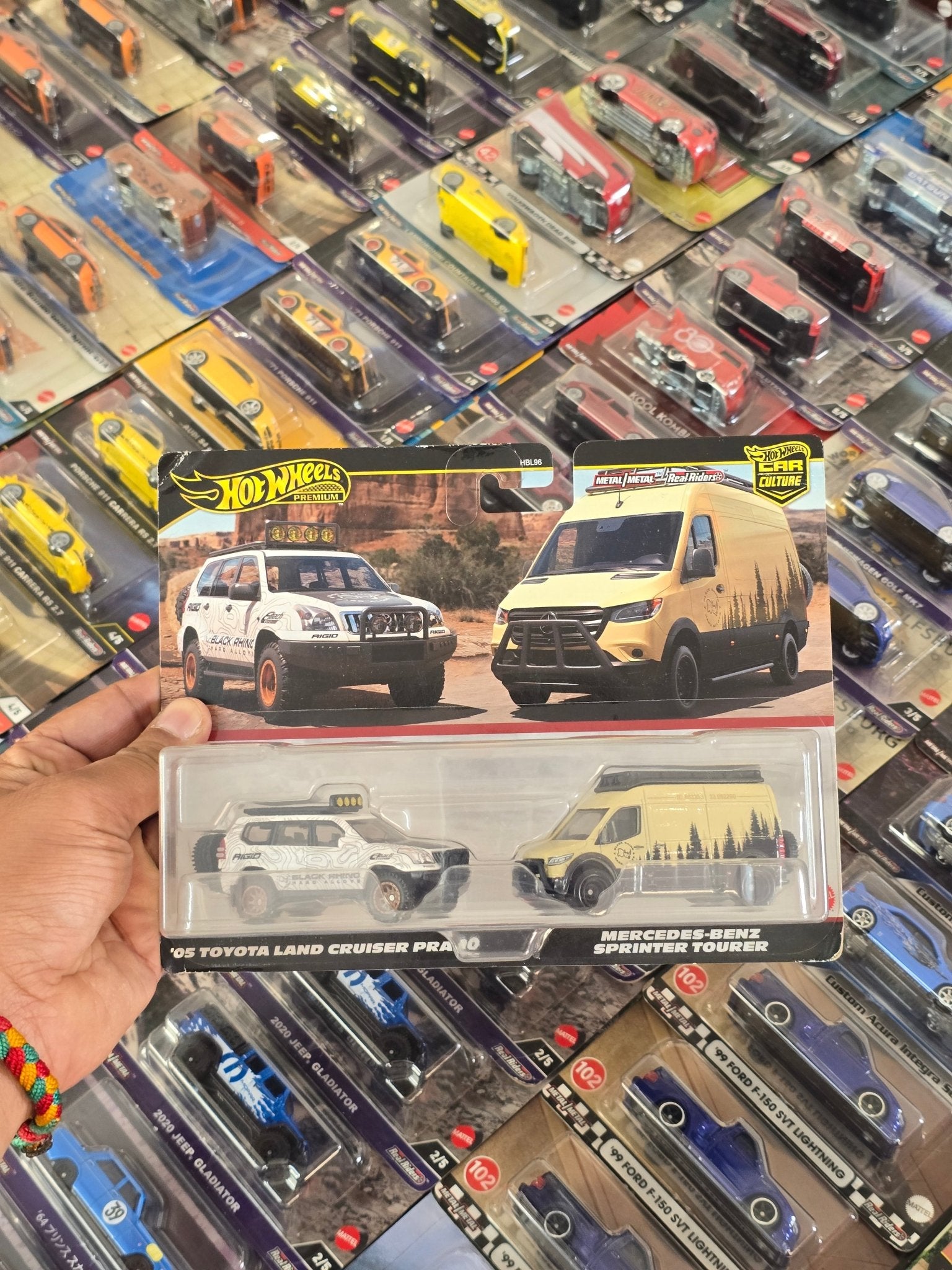 Premium Hot Wheels Duo Pack - Toyota LC Prado, Mercedes Sprinter - Kinder Logs