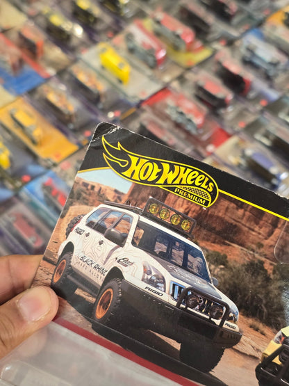 Premium Hot Wheels Duo Pack - Toyota LC Prado, Mercedes Sprinter - Kinder Logs