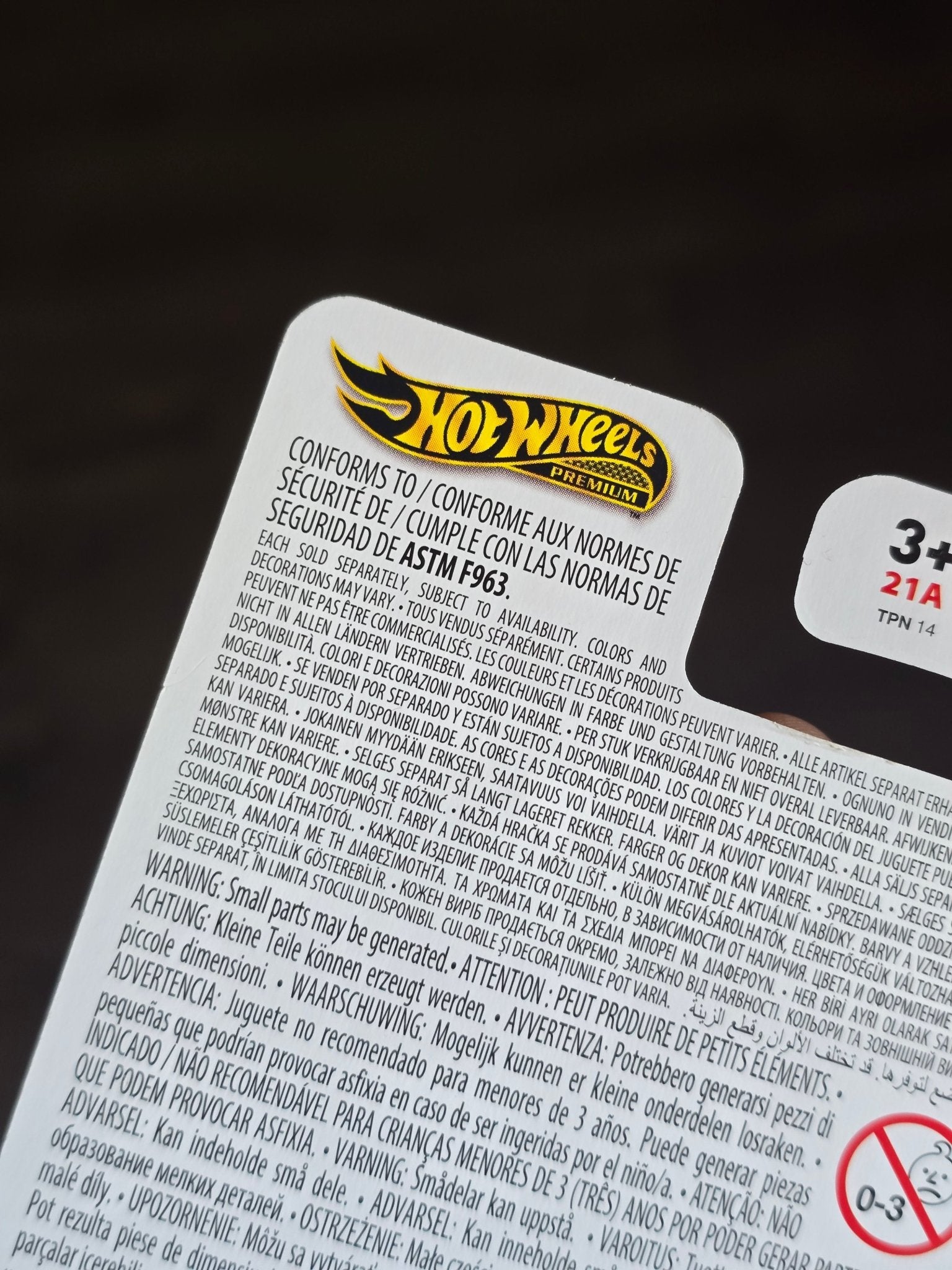 Premium Hot Wheels Ferrari 499P - Circuit Legends (Imported) - Kinder Logs