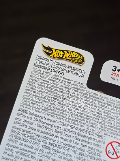 Premium Hot Wheels Ferrari 499P - Circuit Legends (Imported) - Kinder Logs