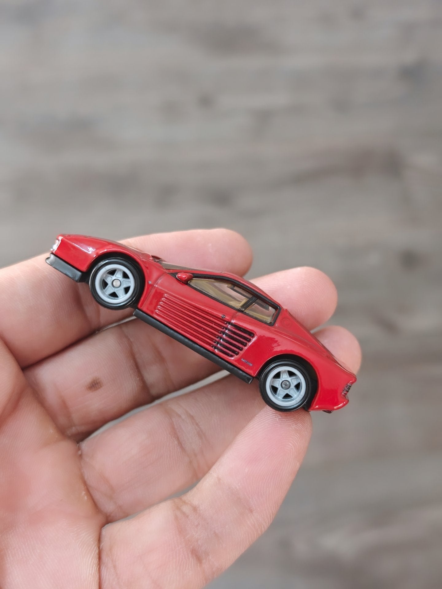 Premium Hot Wheels Ferrari Testarossa - Red (Uncarded - New) - Kinder Logs