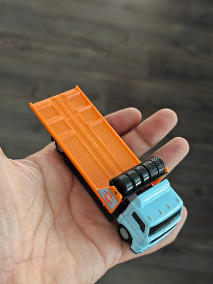 Premium Hot Wheels Fleet Street Gulf Edition (Uncarded - New) - Kinder Logs