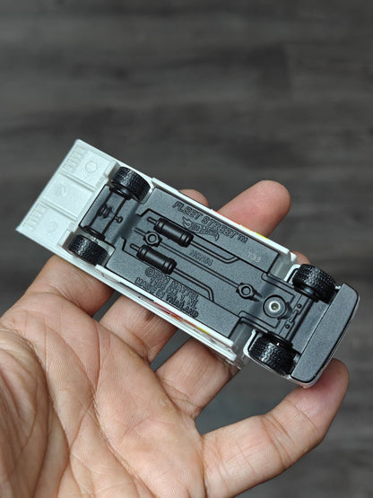 Premium Hot Wheels Fleet Street Hauler (Uncarded - New) - Kinder Logs