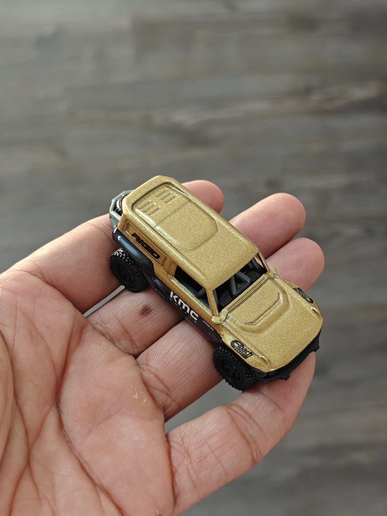 Premium Hot Wheels Ford Bronco R - Metallic Gold (Uncarded) - Kinder Logs