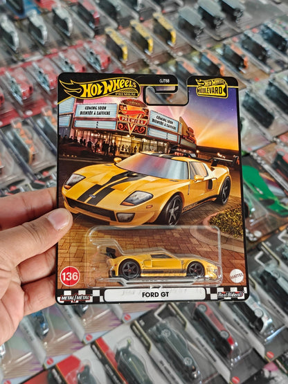 Premium Hot Wheels Ford GT - Boulevard 136 (Imported) - Kinder Logs