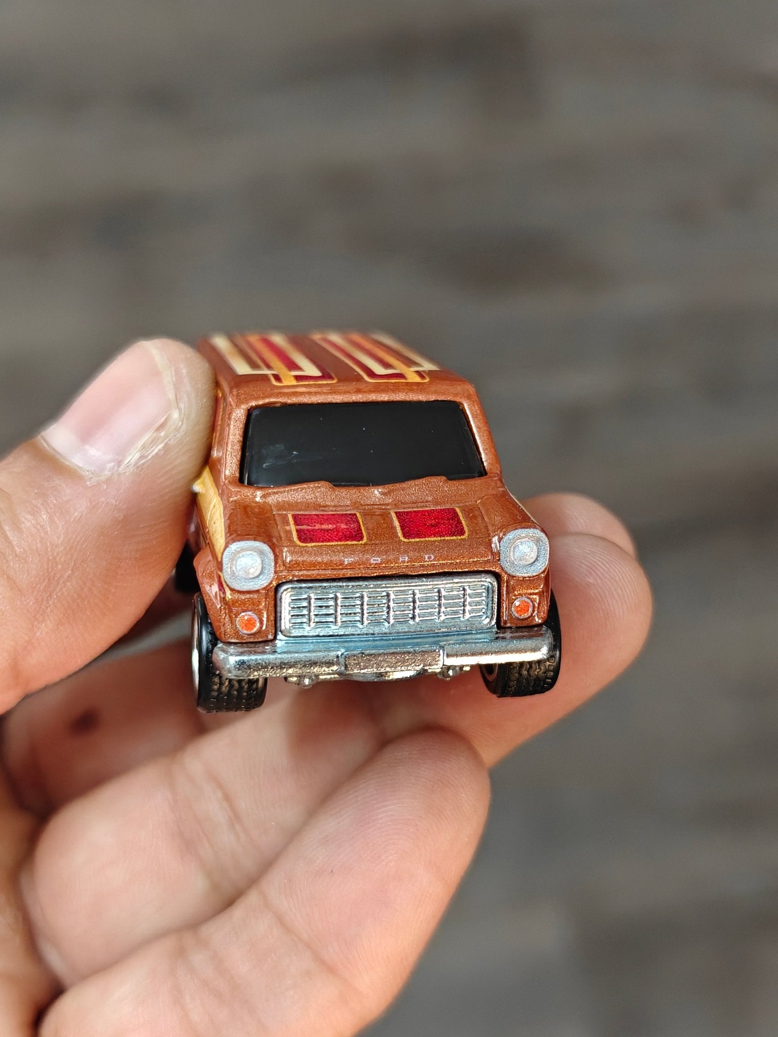 Premium Hot Wheels Ford Transit Supervan - Dark Orange (Uncarded - New) - Kinder Logs