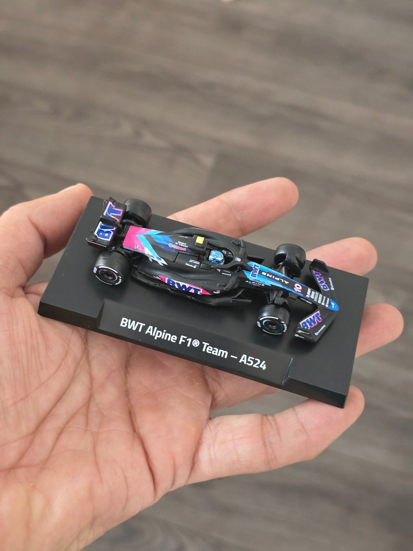 Premium Hot Wheels Formula 1 BWT Alpine F1 Team - A524 (10) - Kinder Logs