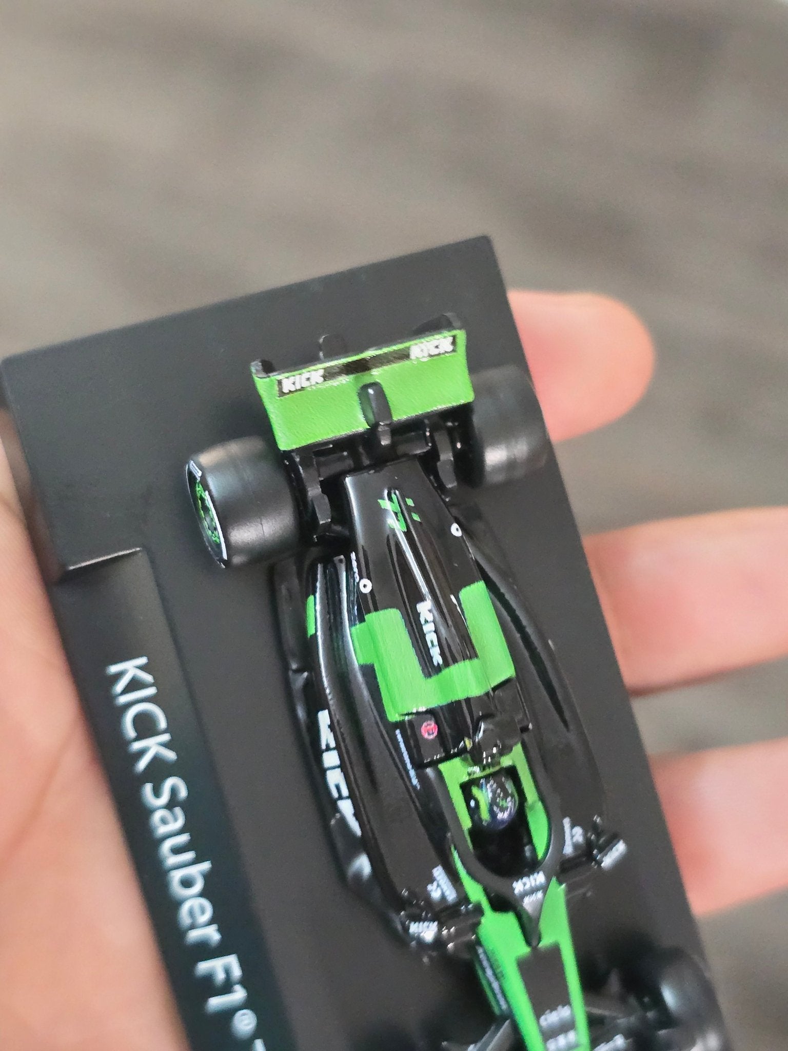 Premium Hot Wheels Formula 1 Kick Sauber F1 Team 77 (Uncarded - New) - Kinder Logs