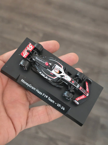 Premium Hot Wheels Formula 1 MoneyGram Haas F1 Team - VF - 24 (20) - Kinder Logs
