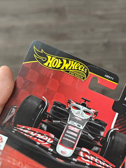Premium Hot Wheels Formula 1 MoneyGram Haas VF - 24 20 (Imported) - Kinder Logs