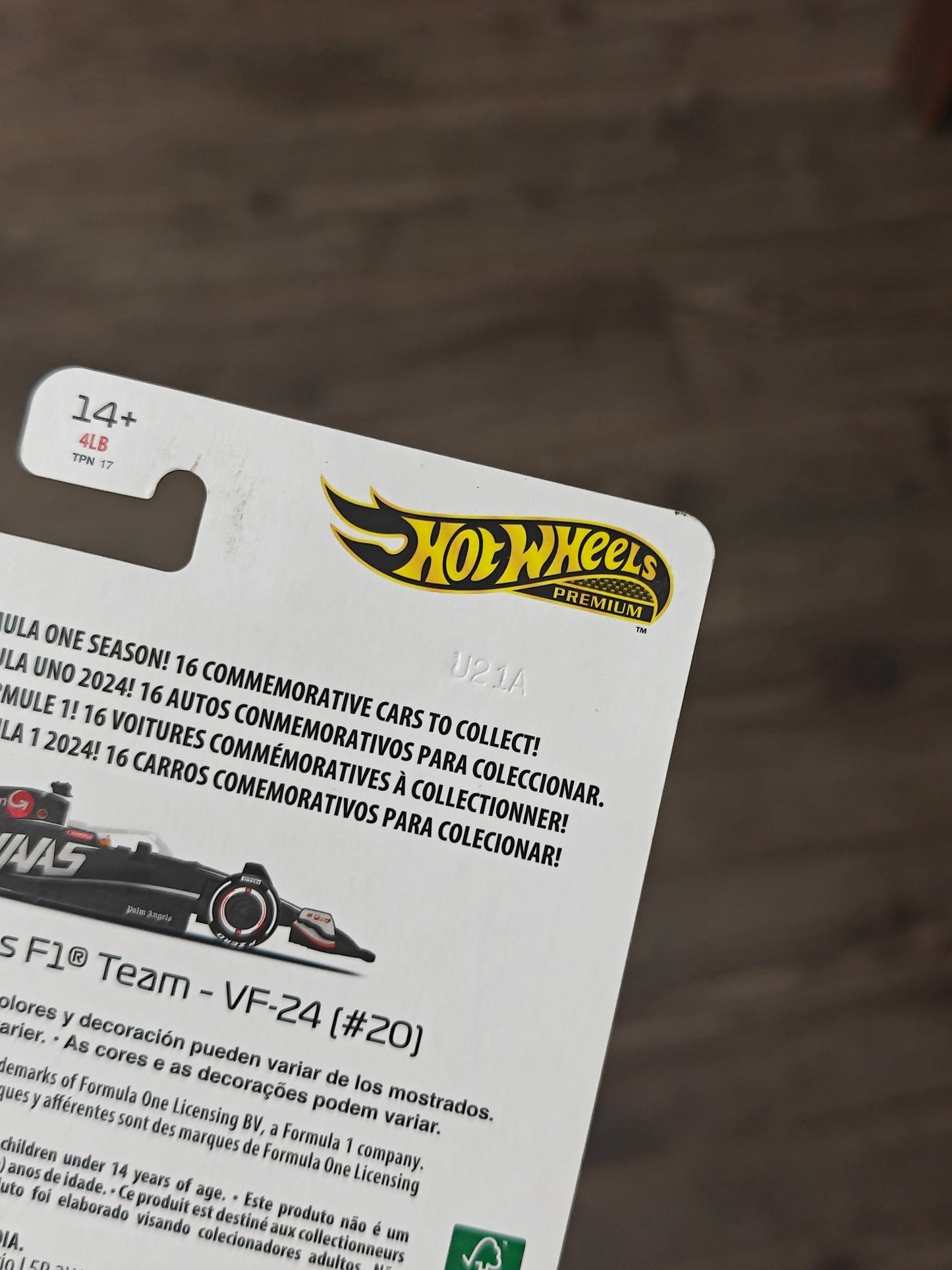 Premium Hot Wheels Formula 1 MoneyGram Haas VF - 24 20 (Imported) - Kinder Logs