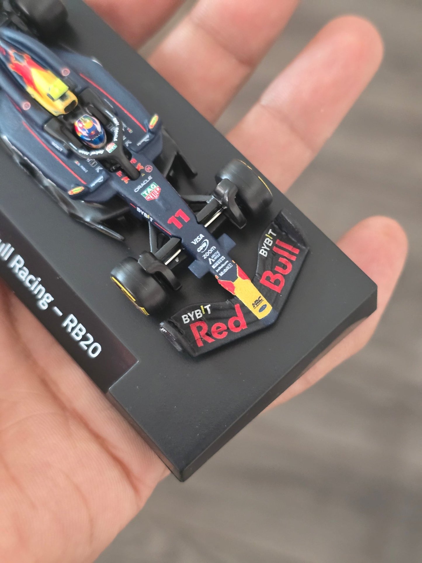 Premium Hot Wheels Formula 1 Oracle Red Bull Racing - RB20 (11) - Kinder Logs