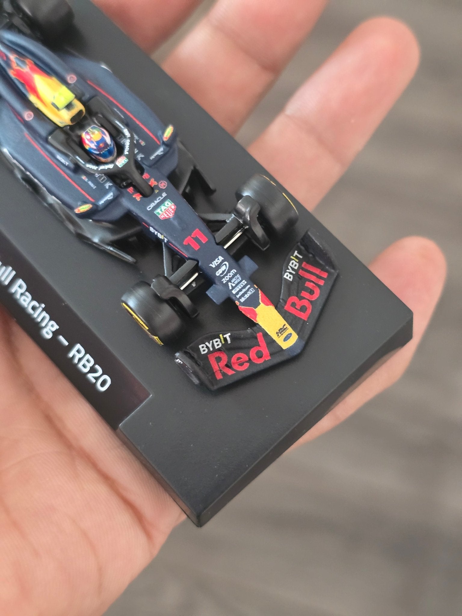 Premium Hot Wheels Formula 1 Oracle Red Bull Racing - RB20 (11) - Kinder Logs