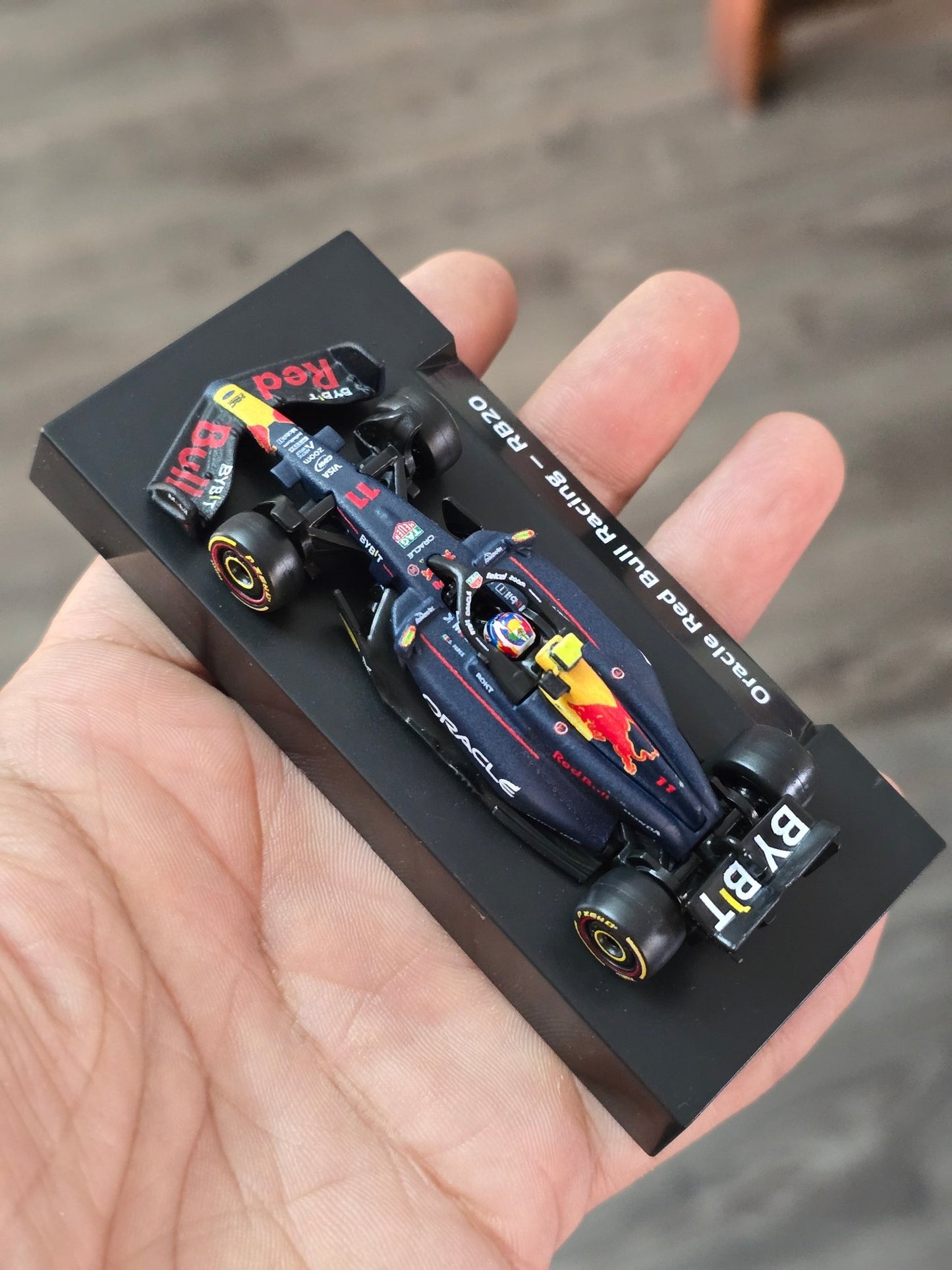 Premium Hot Wheels Formula 1 Oracle Red Bull Racing - RB20 (11) - Kinder Logs