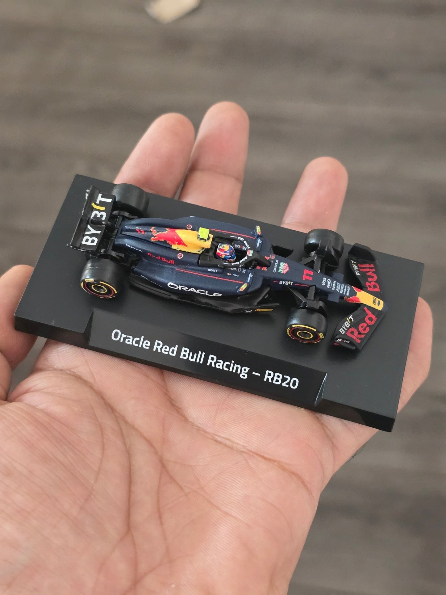 Premium Hot Wheels Formula 1 Oracle Red Bull Racing - RB20 (11) - Kinder Logs