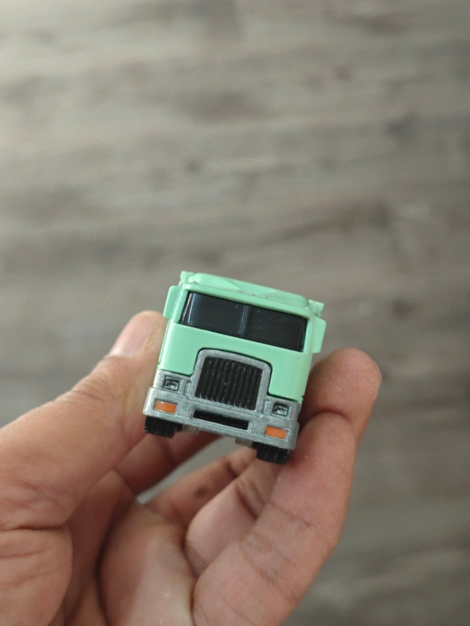 Premium Hot Wheels Hiway Hauler - Green (Uncarded - New) - Kinder Logs