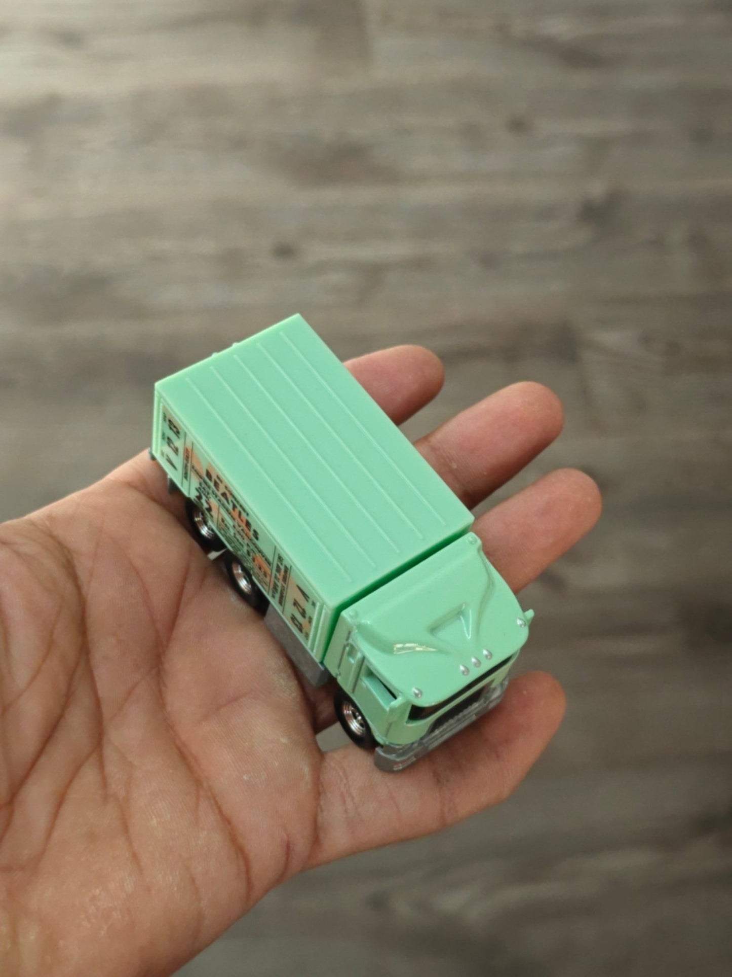 Premium Hot Wheels Hiway Hauler - Green (Uncarded - New) - Kinder Logs