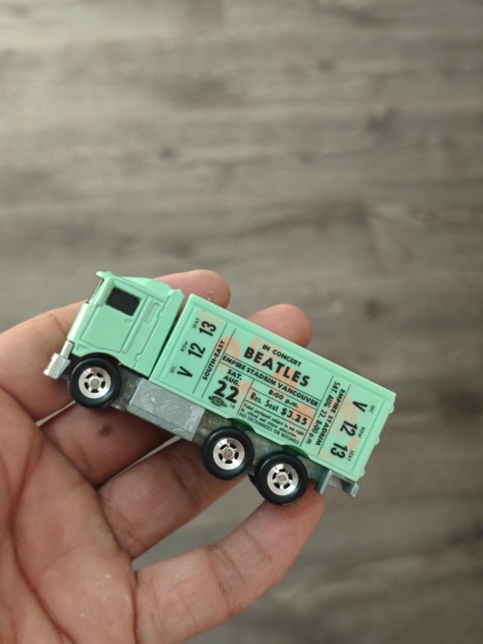 Premium Hot Wheels Hiway Hauler - Green (Uncarded - New) - Kinder Logs