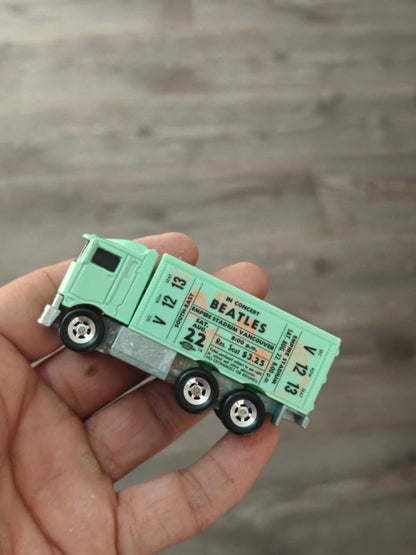 Premium Hot Wheels Hiway Hauler - Green (Uncarded - New) - Kinder Logs