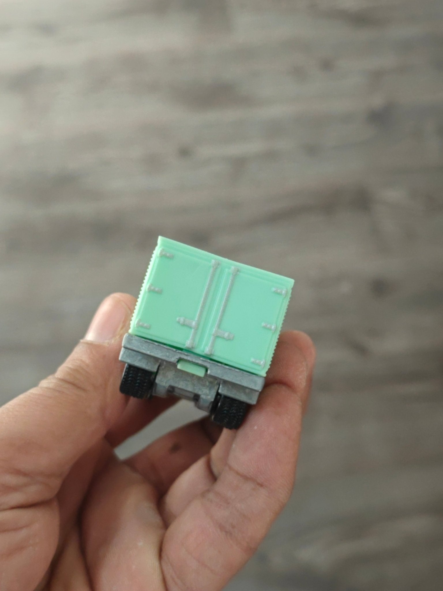 Premium Hot Wheels Hiway Hauler - Green (Uncarded - New) - Kinder Logs
