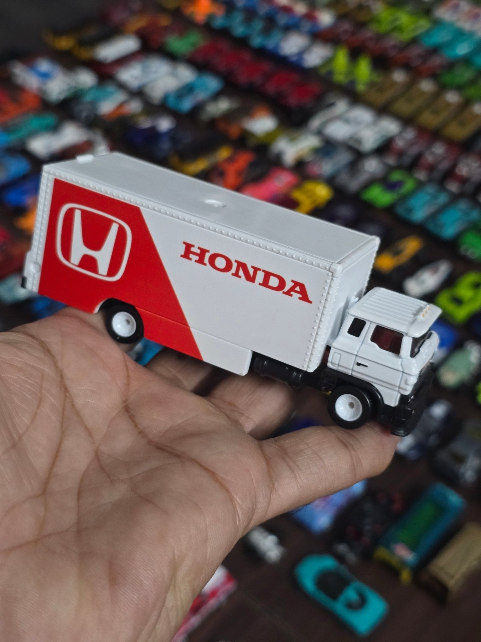 Premium Hot Wheels Honda Sakura Sprinter (Uncarded - New) - Kinder Logs