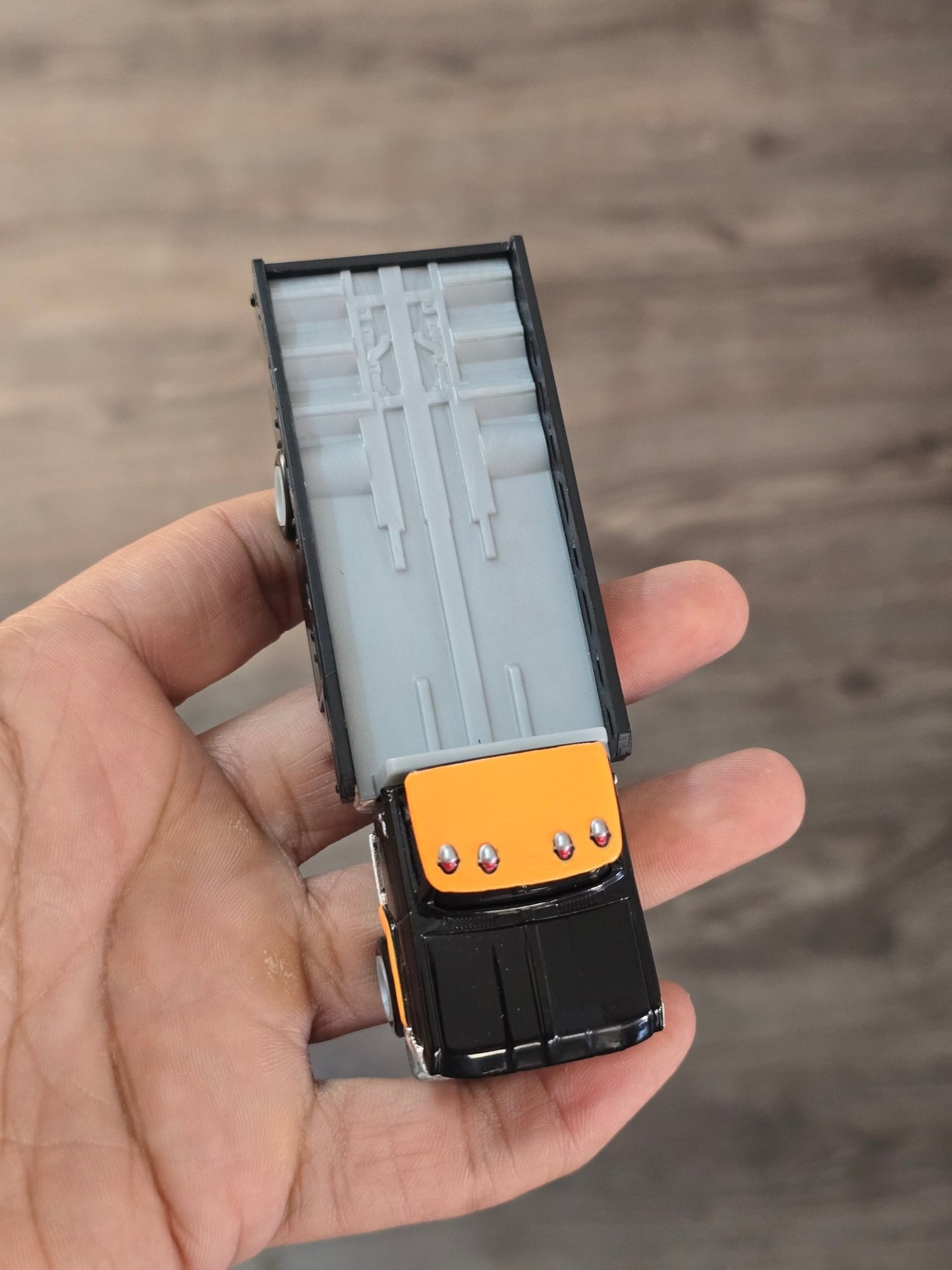 Premium Hot Wheels Horizon Hauler - Black (Uncarded - New) - Kinder Logs