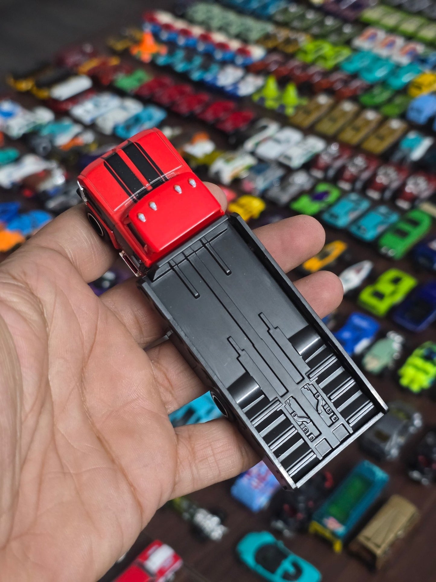 Premium Hot Wheels Horizon Hauler - Red (Uncarded - New) - Kinder Logs