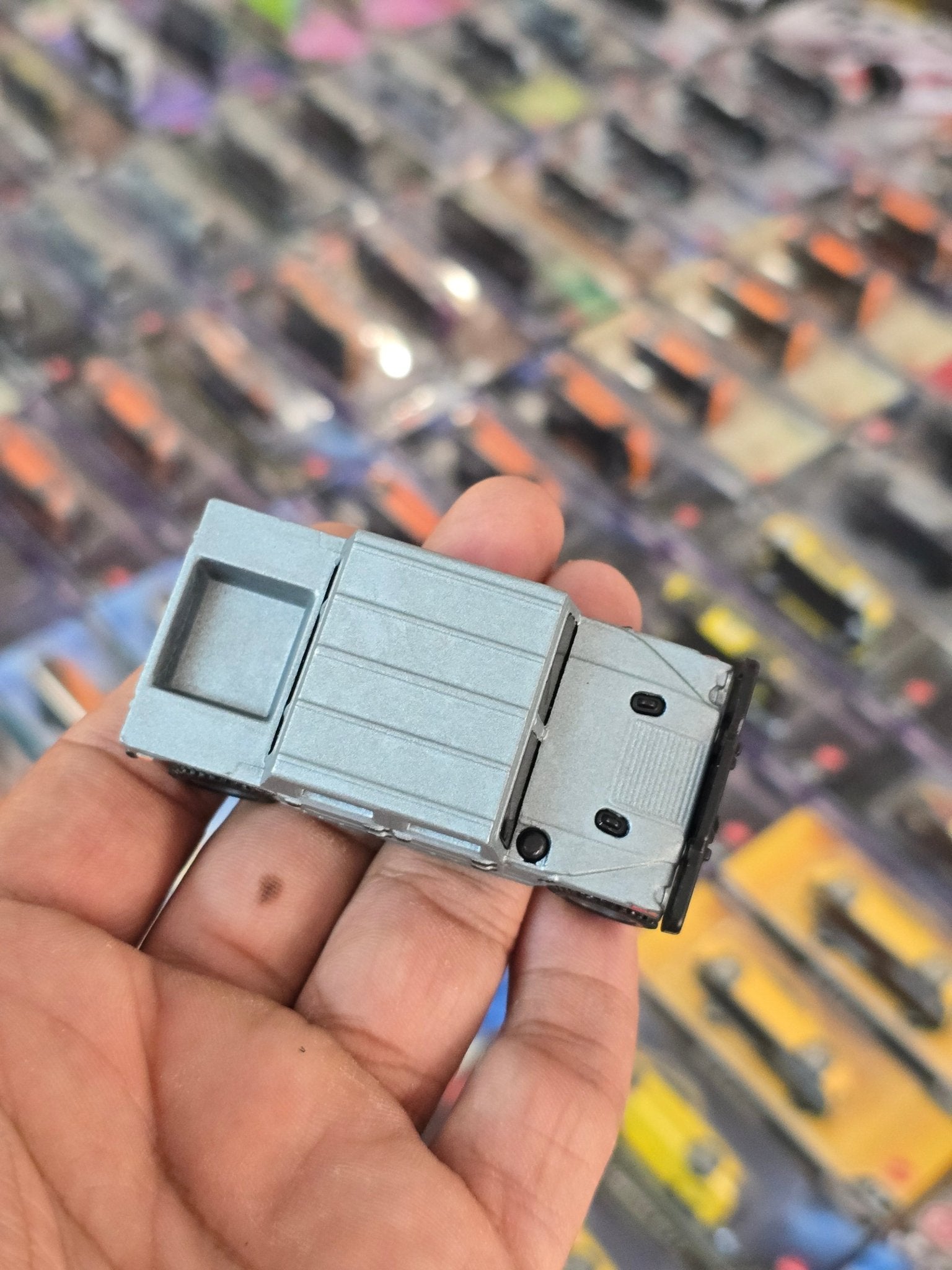 Premium Hot Wheels Hummer H1 (Uncarded) - Kinder Logs