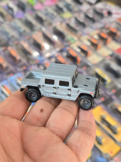 Premium Hot Wheels Hummer H1 (Uncarded) - Kinder Logs