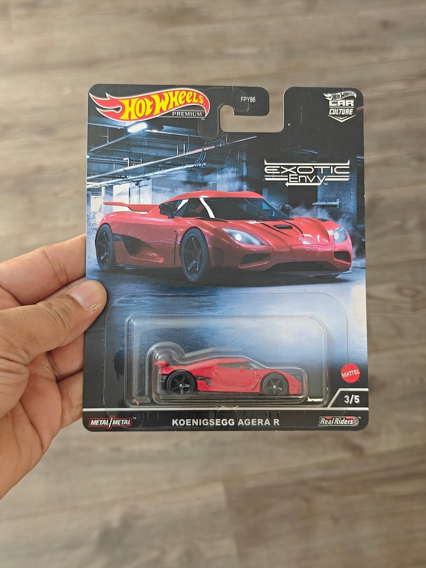 Premium Hot Wheels Koenigsegg Agera R - Exotic Envy (Imported) - Kinder Logs