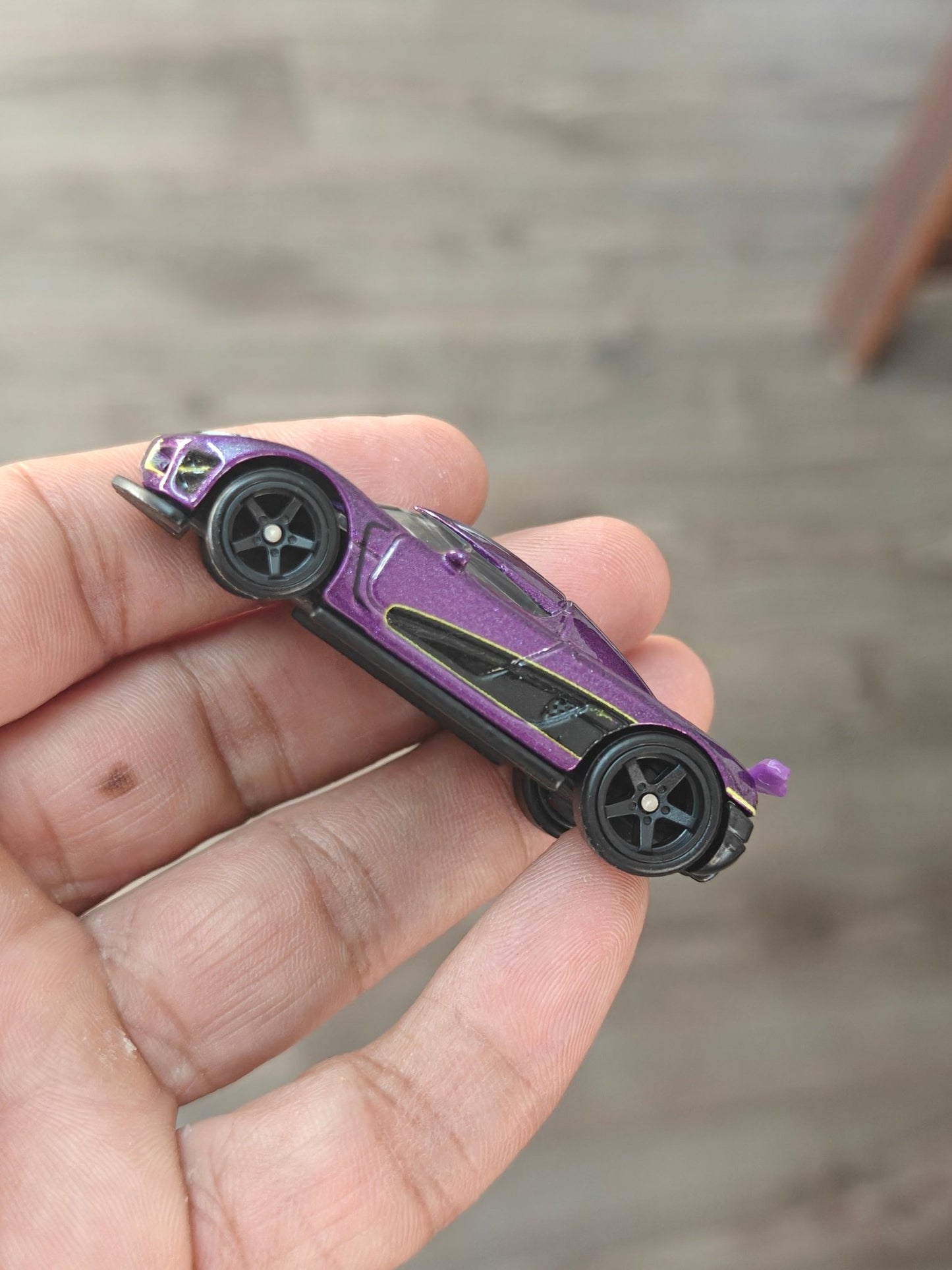 Premium Hot Wheels Koenigsegg Agera R - Purple (Uncarded - New) - Kinder Logs