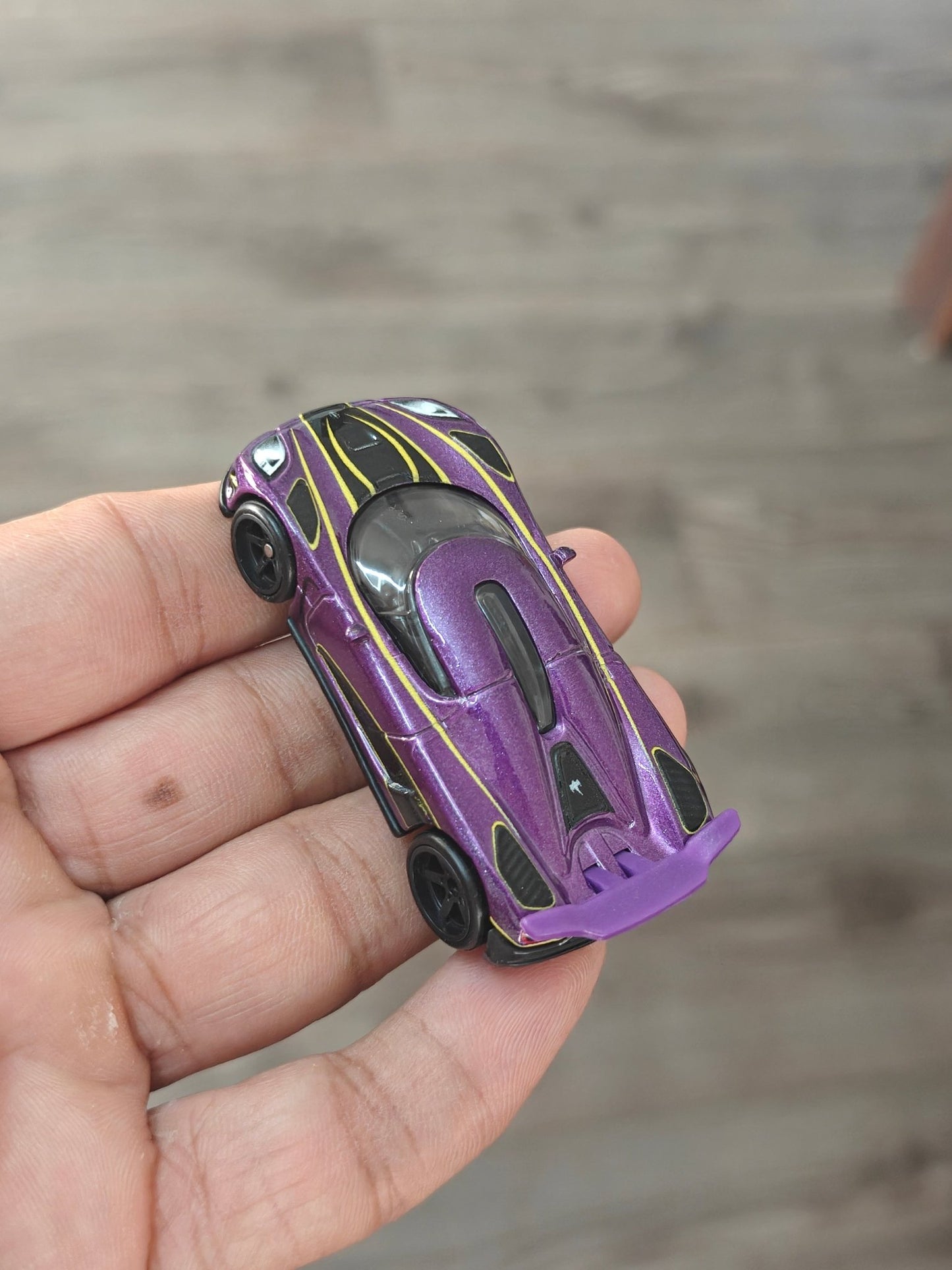Premium Hot Wheels Koenigsegg Agera R - Purple (Uncarded - New) - Kinder Logs