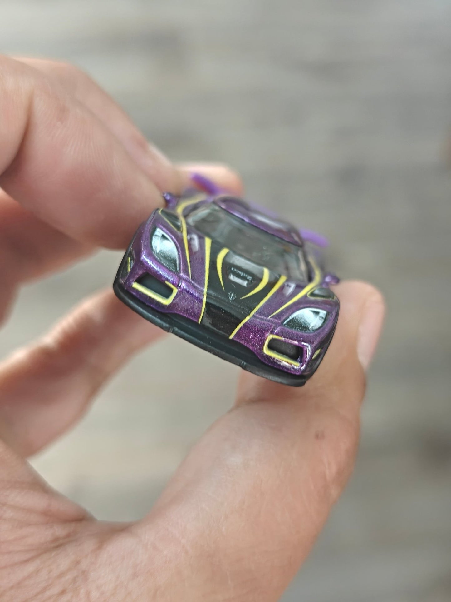 Premium Hot Wheels Koenigsegg Agera R - Purple (Uncarded - New) - Kinder Logs