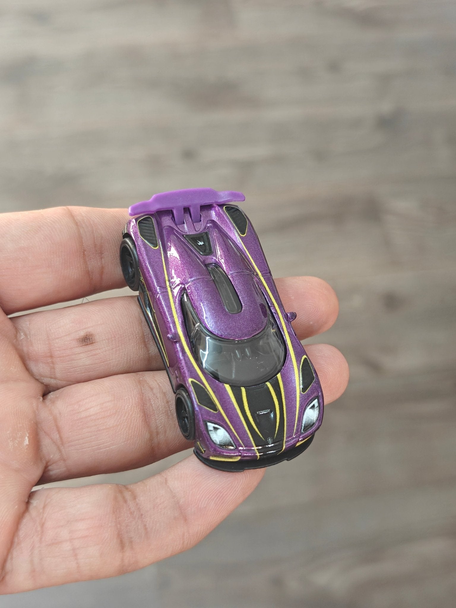 Premium Hot Wheels Koenigsegg Agera R - Purple (Uncarded - New) - Kinder Logs