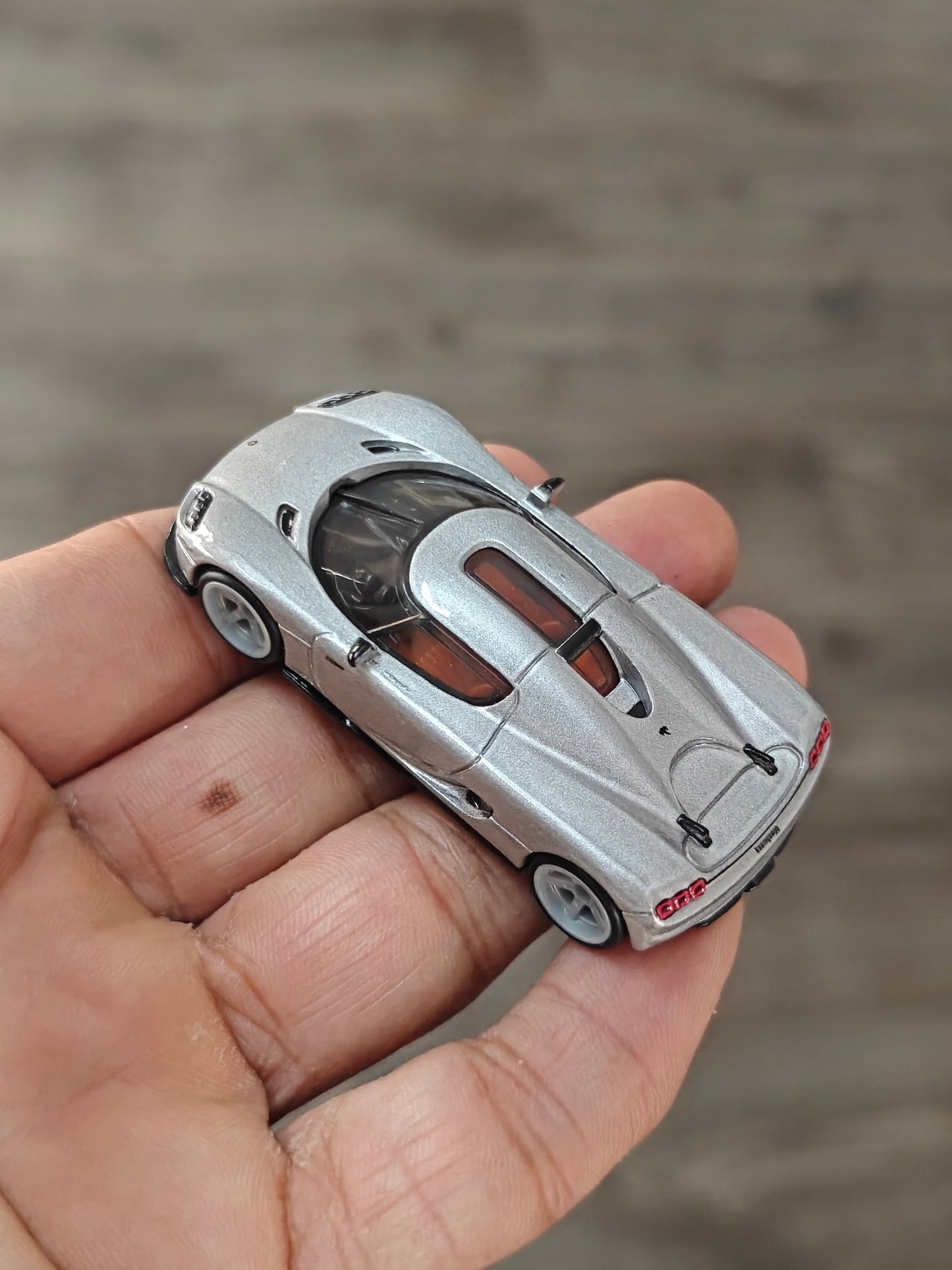 Premium Hot Wheels Koenigsegg CC850 (Uncarded) - Kinder Logs
