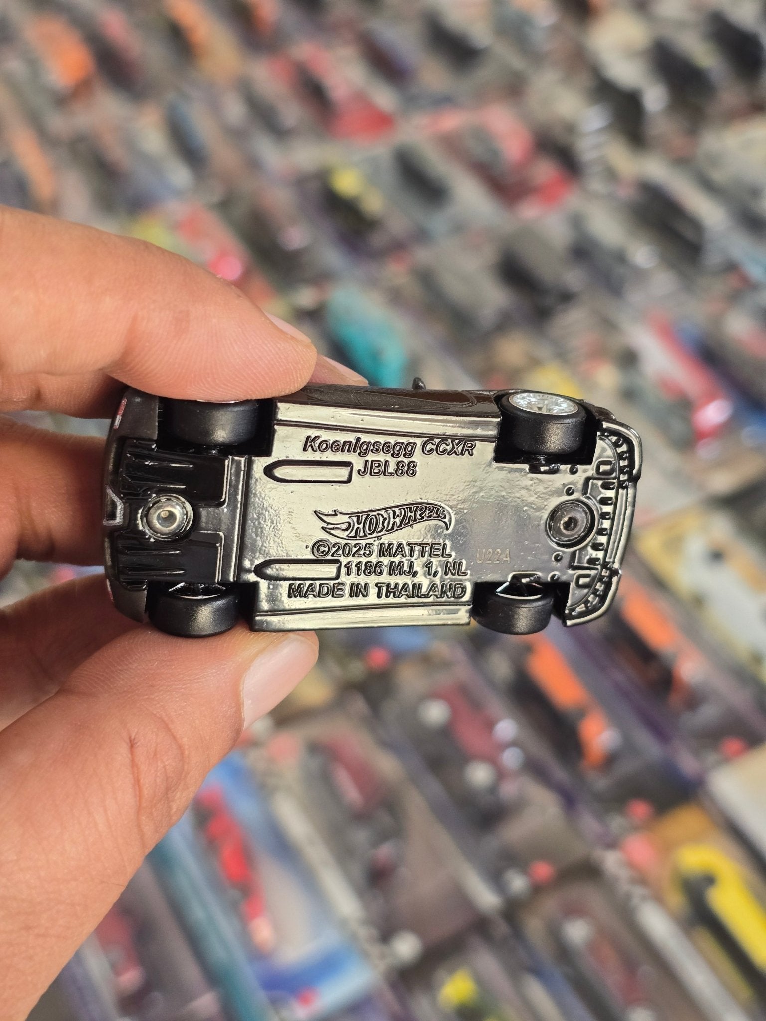 Premium Hot Wheels Koenigsegg CCXR (Uncarded) - Kinder Logs