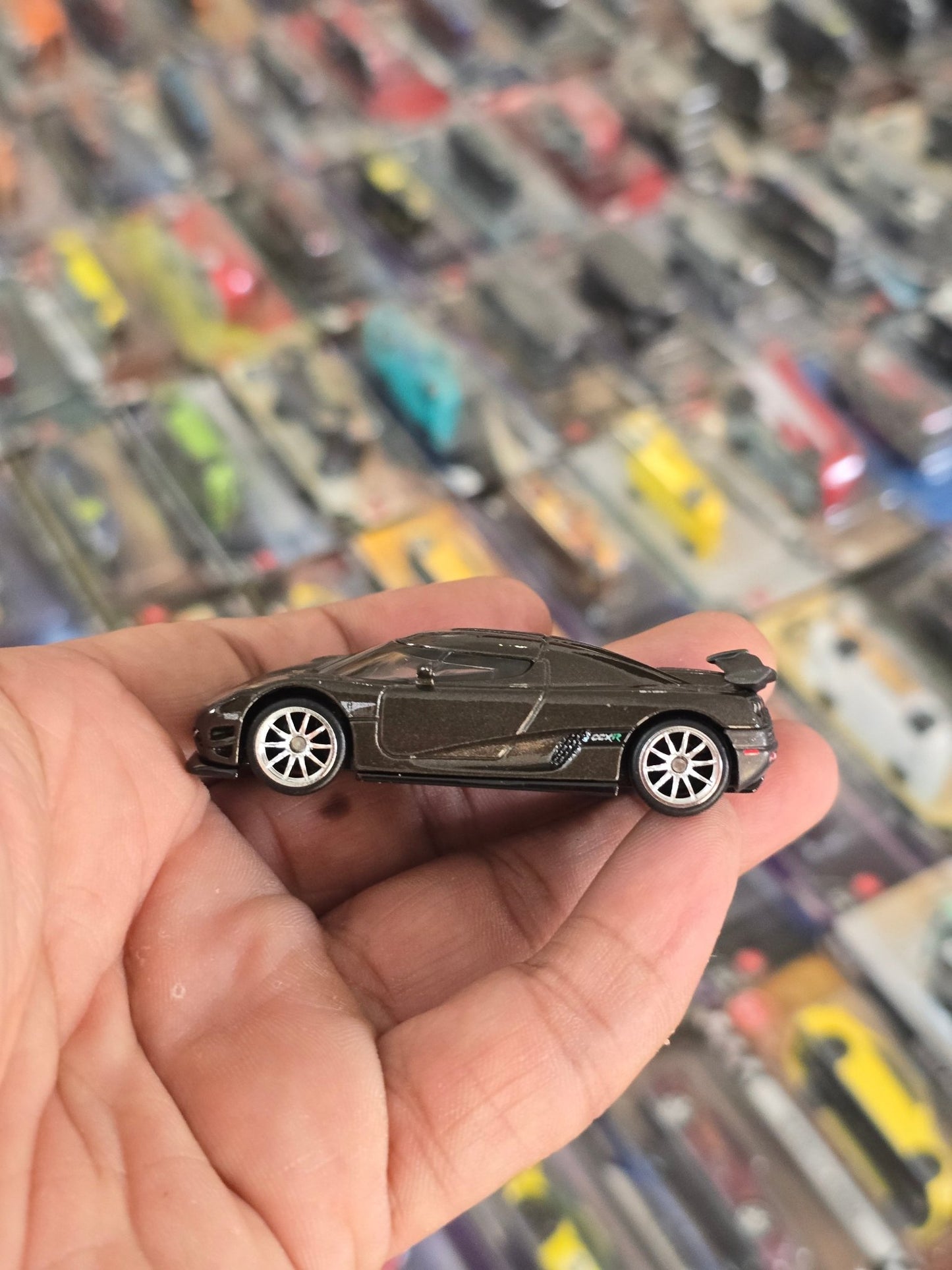 Premium Hot Wheels Koenigsegg CCXR (Uncarded) - Kinder Logs
