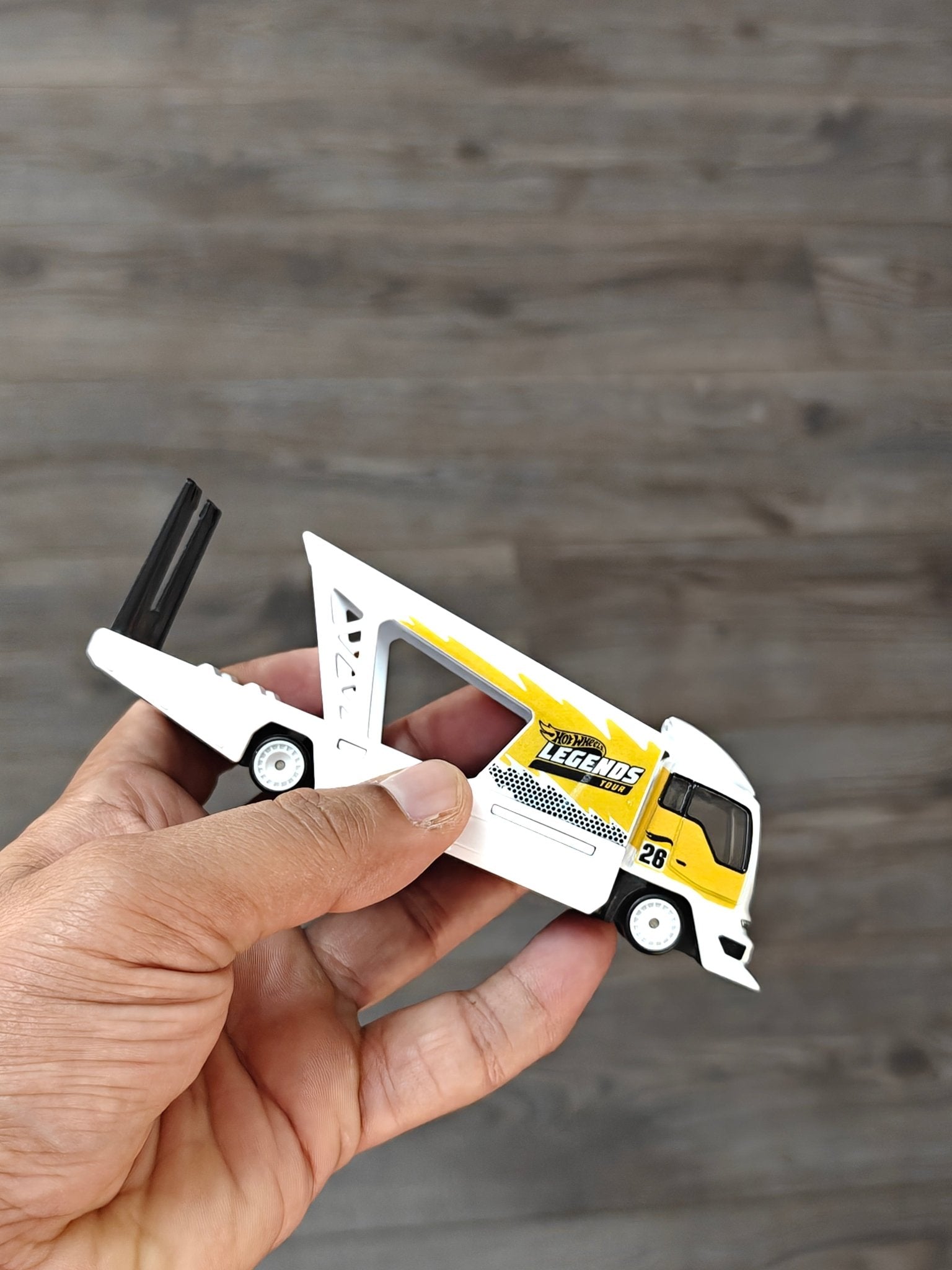 Premium Hot Wheels Kousoku Hauler - White (Uncarded - New) - Kinder Logs