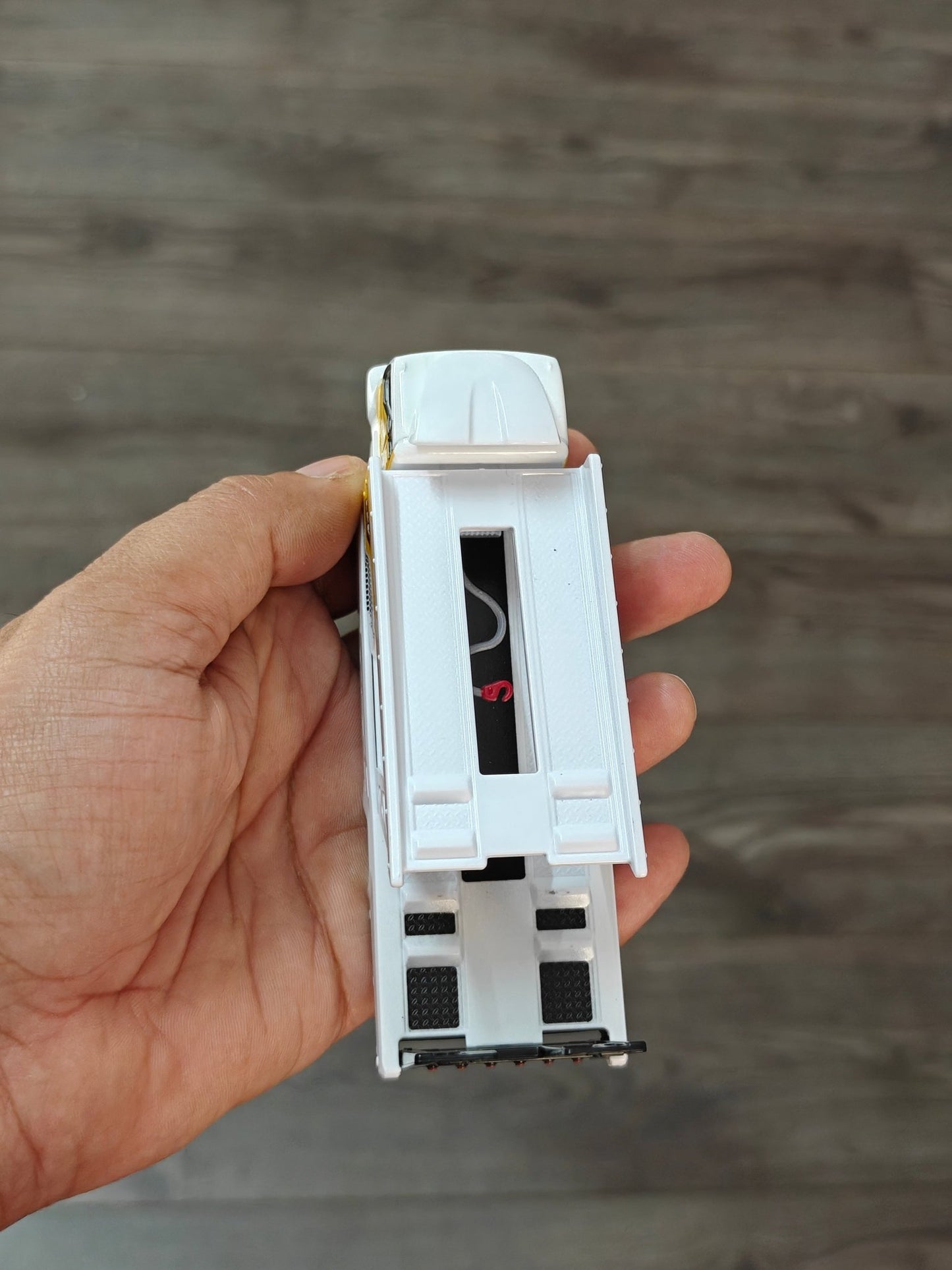 Premium Hot Wheels Kousoku Hauler - White (Uncarded - New) - Kinder Logs