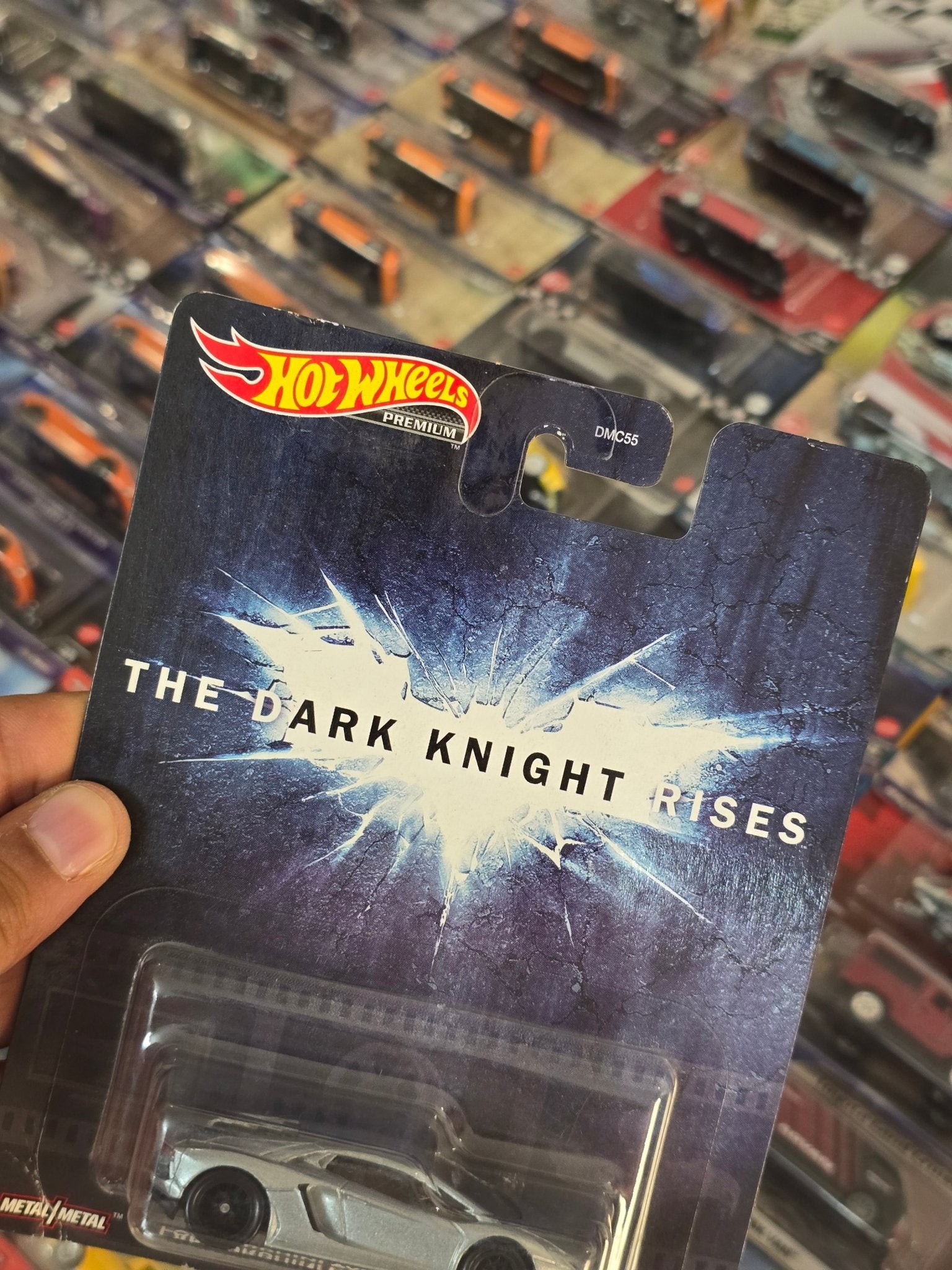 Premium Hot Wheels Lamborghini Aventador - Batman The Dark Knight Rises - Kinder Logs
