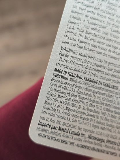 Premium Hot Wheels Lamborghini Huracan LP 610 - 4 (Imported) - Kinder Logs