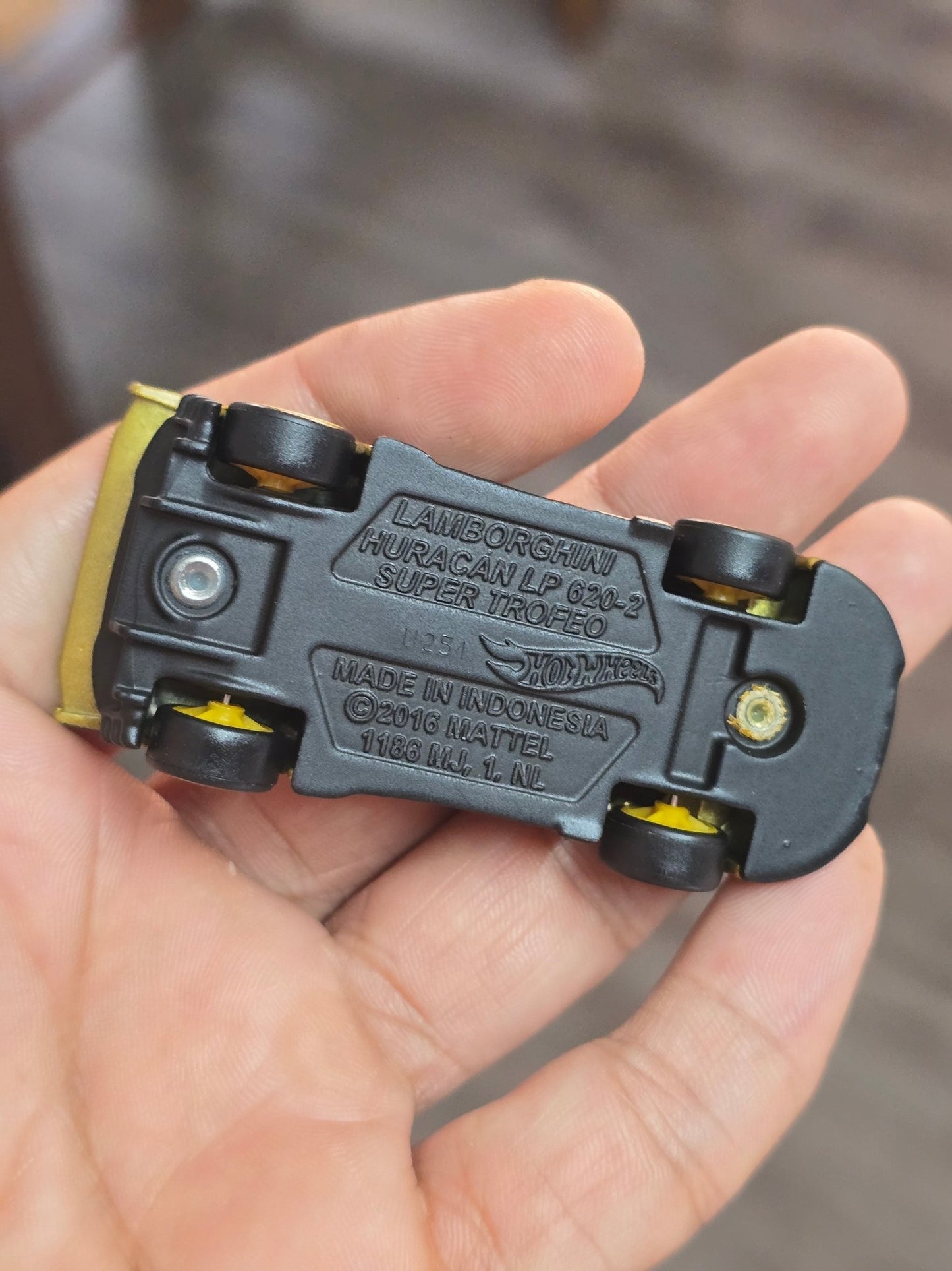 Premium Hot Wheels Lamborghini Huracan LP620 - 2 Super Trofeo (Uncarded - New) - Kinder Logs