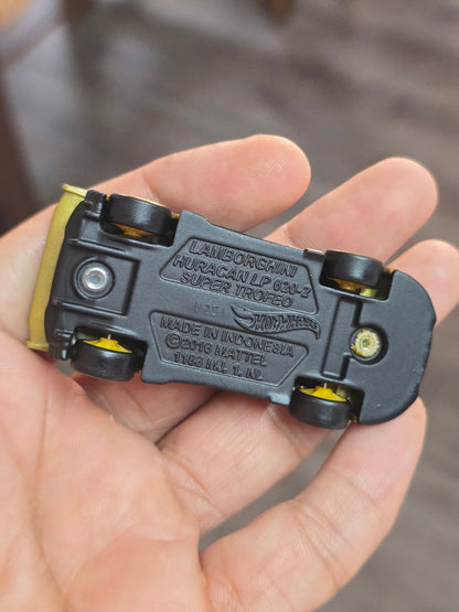 Premium Hot Wheels Lamborghini Huracan LP620 - 2 Super Trofeo (Uncarded - New) - Kinder Logs