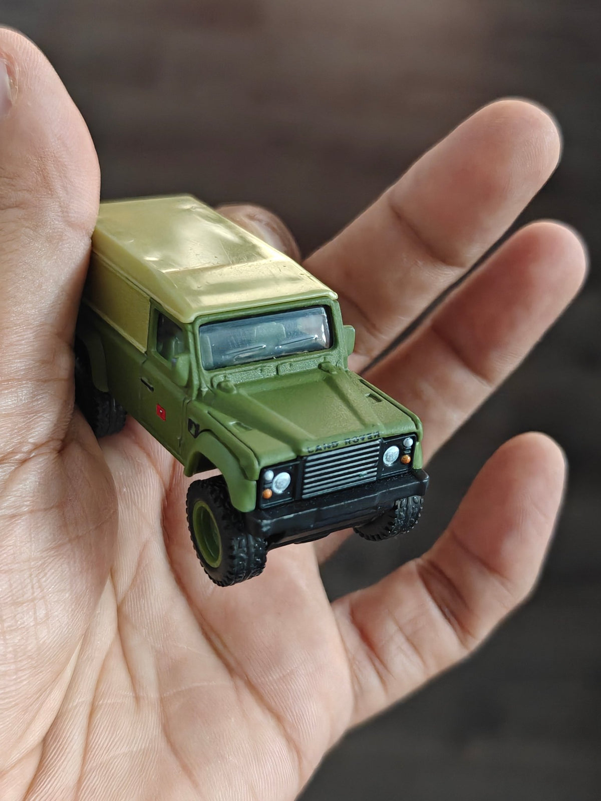 Premium Hot Wheels Land Rover Defender 110 - Green (Uncarded - New) - Kinder Logs